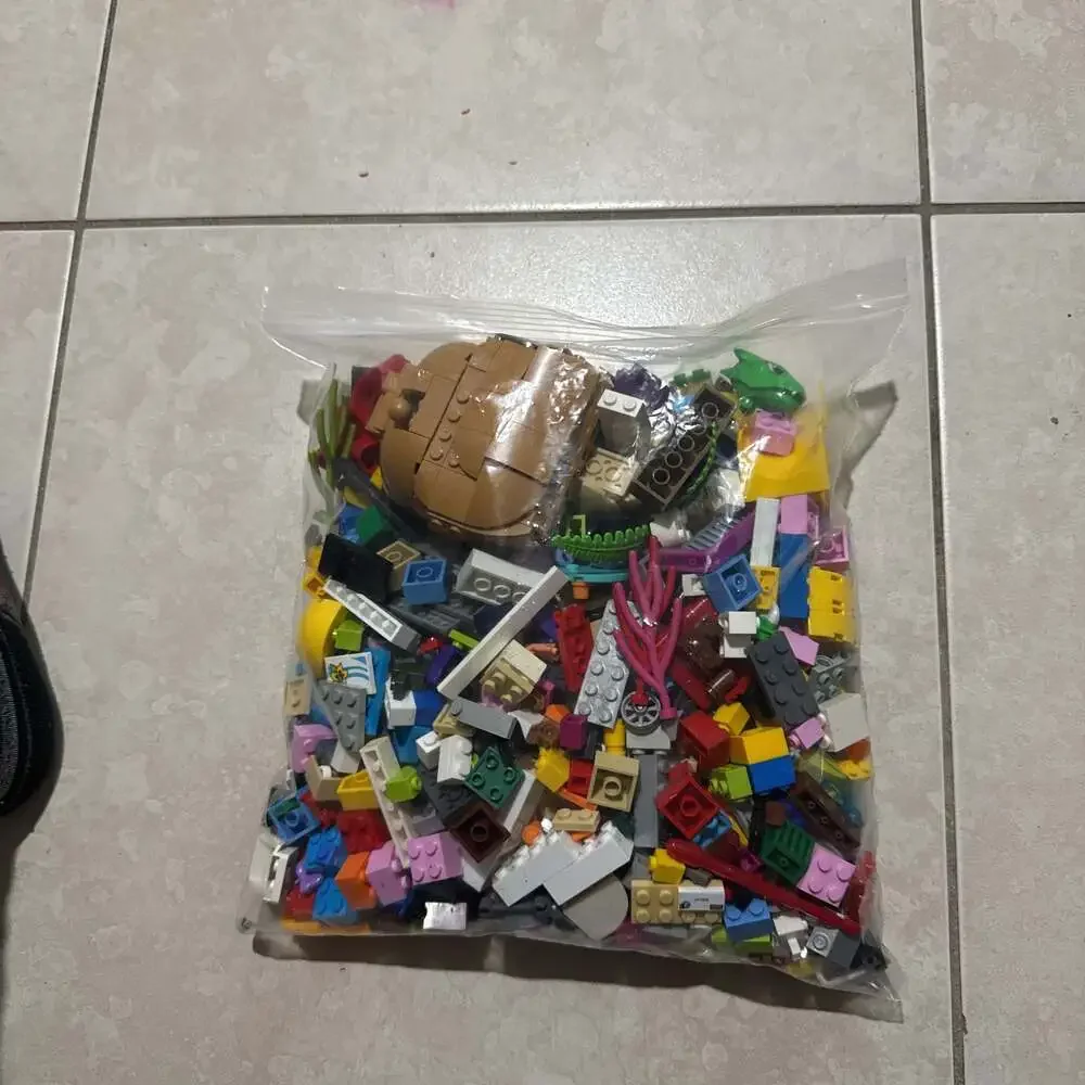 Large Bag Assorted LEGO Bricks Mixed Colors and Sizes. 2 pounds